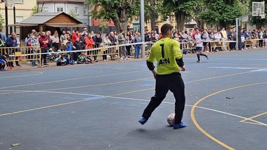 &quot;Les Tertulies&quot; vuelven al parque de Pola de Laviana |