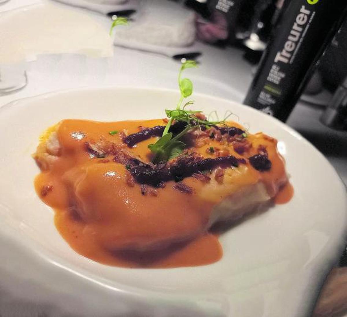 Canelones de ‘cap-roig’ con sofrito de ‘tomàtiga de ramellet’. |  B. FONT