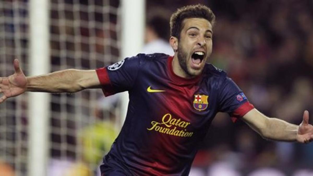 Jordi Alba celebra el cuarto gol al Milan.