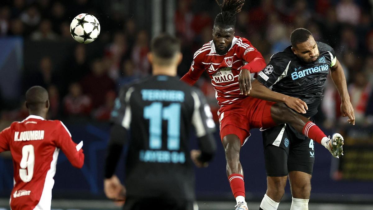 Resumen, goles y highlights del Brest  1 - 1 Bayer Leverkusen de la jornada 3 de la Champions League