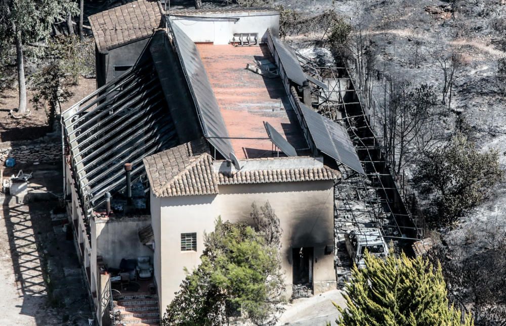 Vistas aéreas del incendio de Benitachell