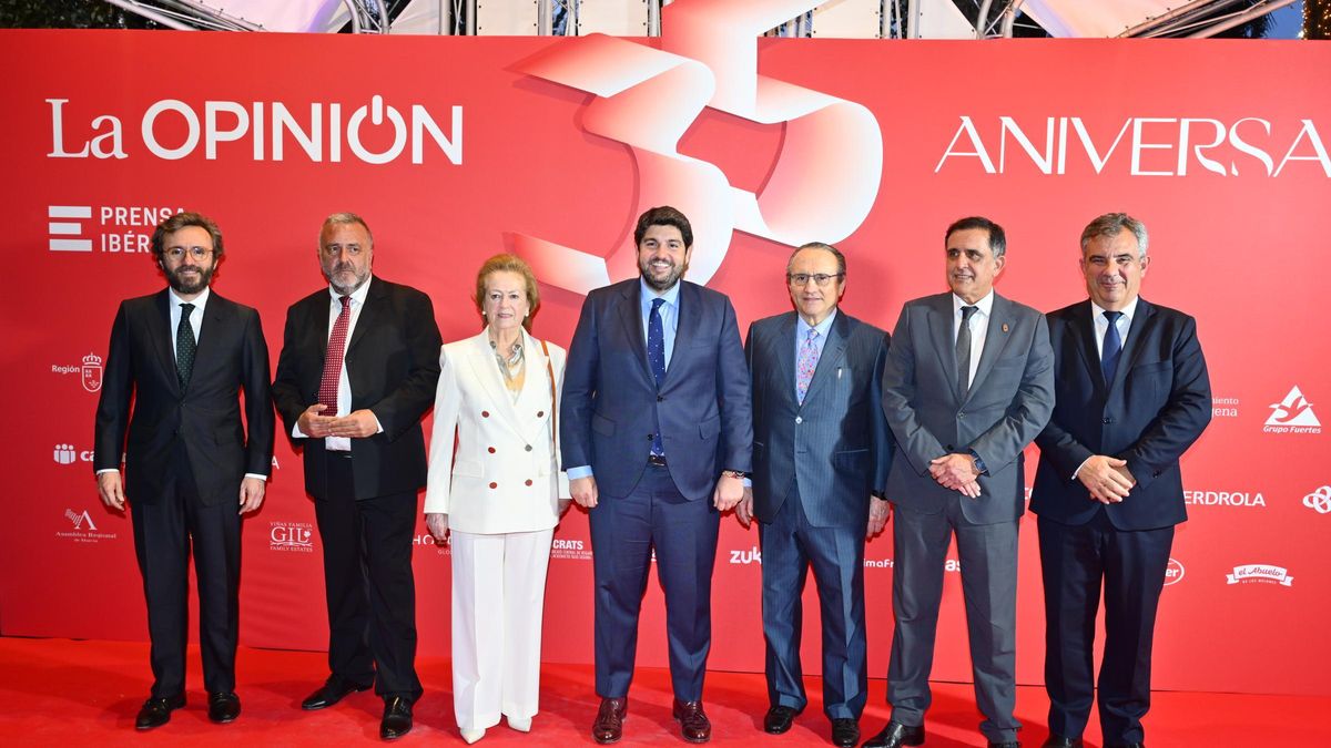 Aitor Moll, José Alberto Pardo, Arantxa Sarasola, Fernando López Miras, Javier Moll, José Antonio Serrano y Juan María Vázquez