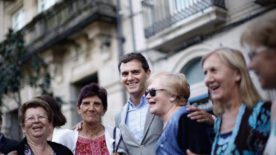 El líder de Ciudadanos, durante su visita de esta mañana a Ourense. // @CiudadanosCs