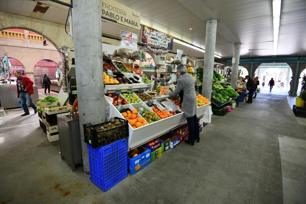 Coronavirus en Pontevedra: las colas en los supermercados vacían la plaza de abastos