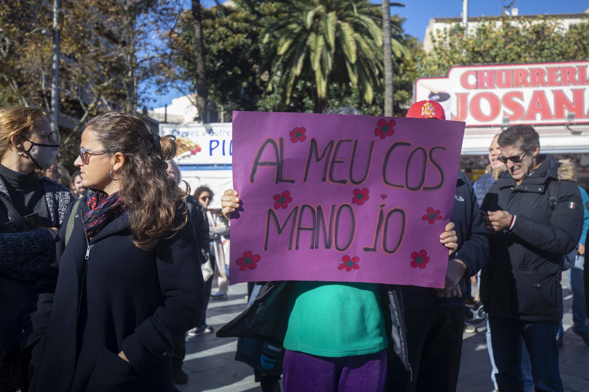 Más de 300 antivacunas se concentran en Palma contra el pasaporte covid