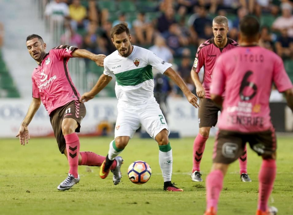 El Elche CF acelera en casa