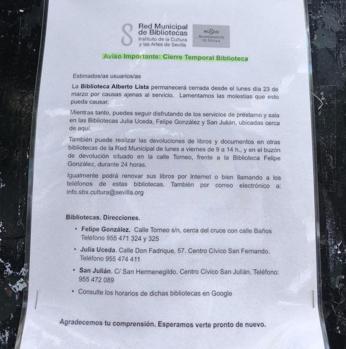 Cartel colgado en la biblioteca pública Alberto Lista, en la calle Feria.