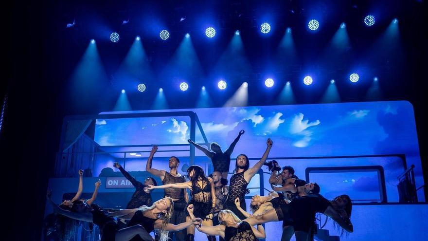 Vídeo | Aitana celebra el pase de España a la semifinal del Mundial durante su concierto.