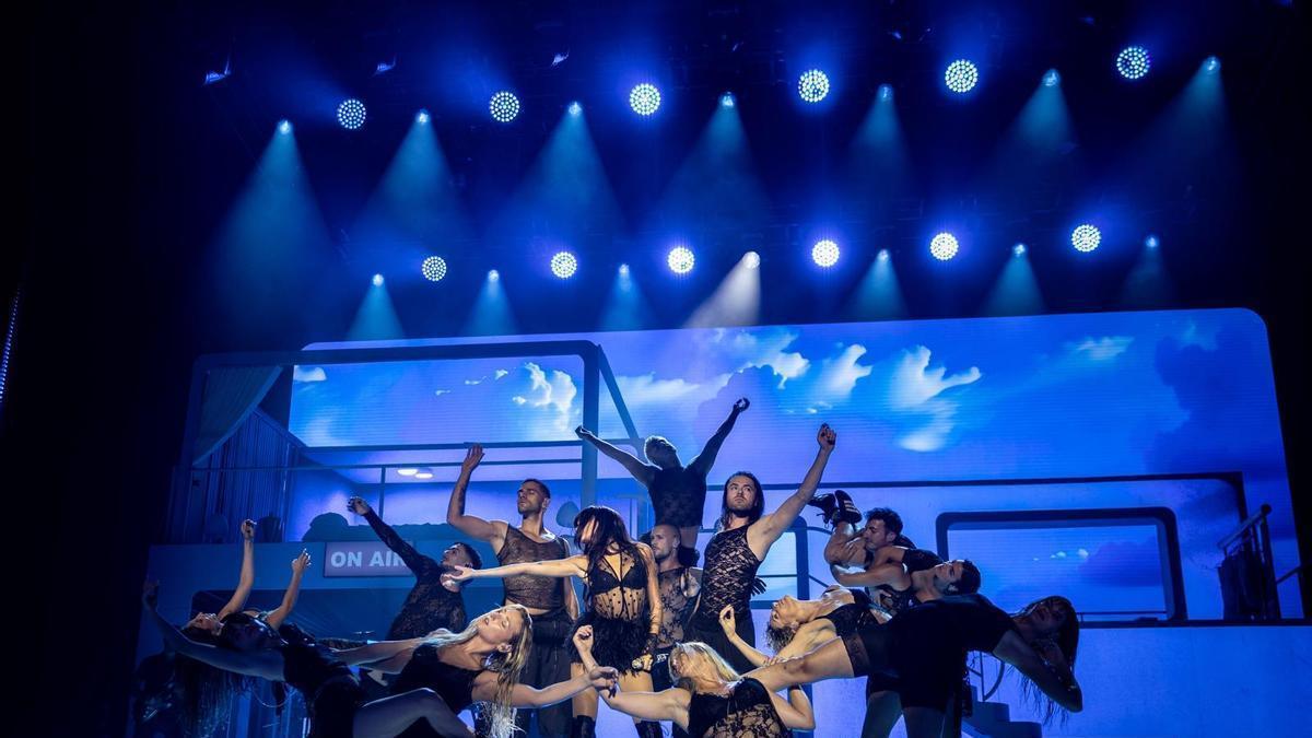Vídeo | Aitana celebra el pase de España a la semifinal del Mundial durante su concierto.