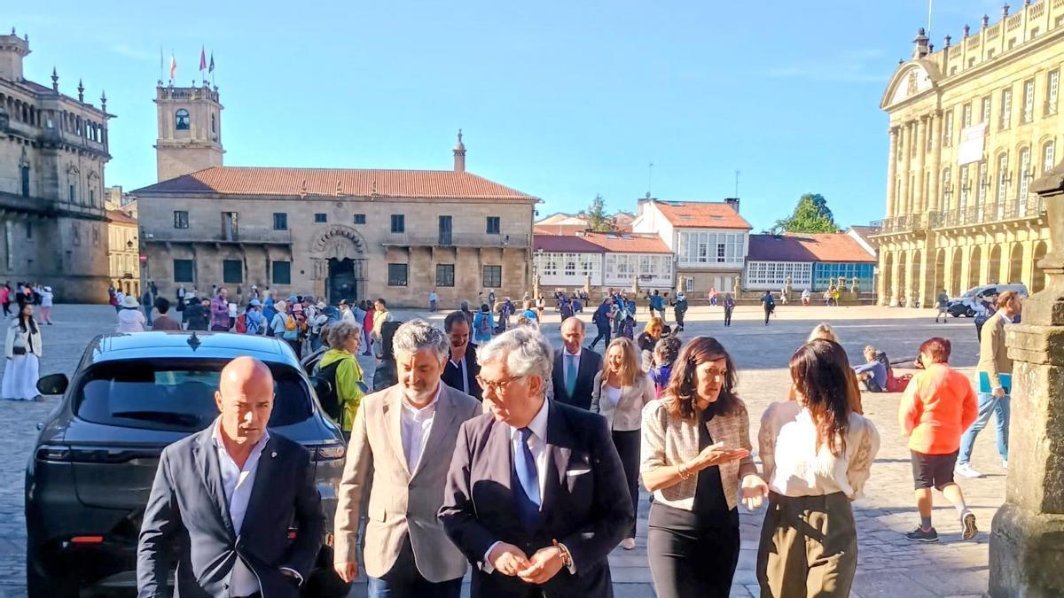 Los representantes de los tres gobiernos autonómicos en la reunión celebrada en Santiago de Compostela el pasado jueves.