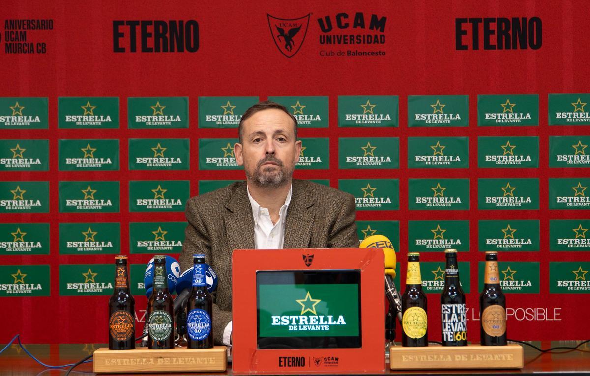 Alejandro Gómez, director general del UCAM Murcia, en su comparecencia ante los medios.