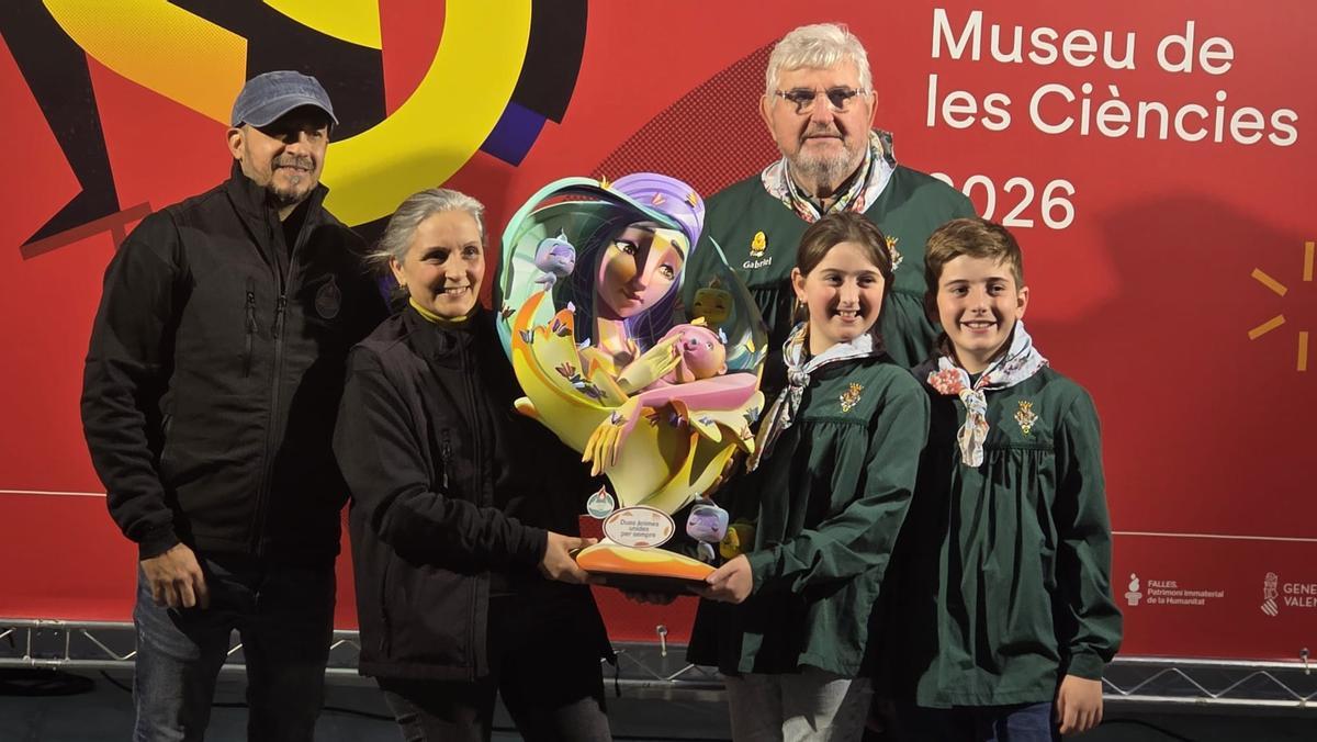Exposición-Micer Mascó no falla a su cita entre los mejores de la mano de Gonzalo Rojas y Mercedes Taibo.