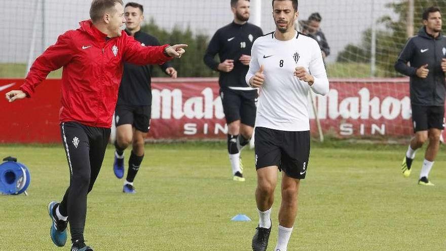 Por la izquierda, Manu Poblaciones, Pedro Díaz, Peybernes, Hernán y Geraldes, en el entrenamiento de ayer.