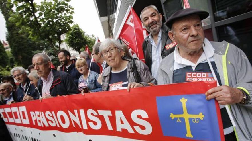 Concentración de CCOO en defensa de las pensiones