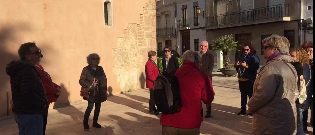 Alaquàs Debat visita el Castell d'Albalat dels Sorells