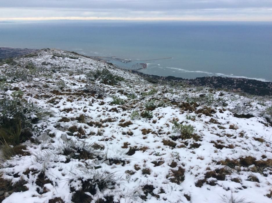 La nieve también llega al Montgó