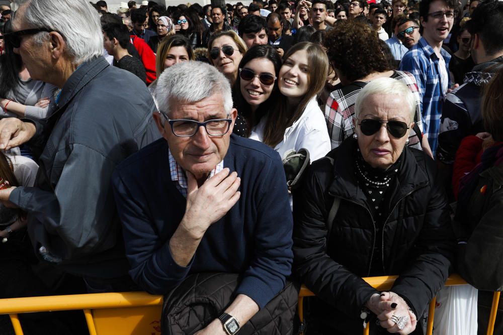 Búscate en la mascletà del 8 de marzo