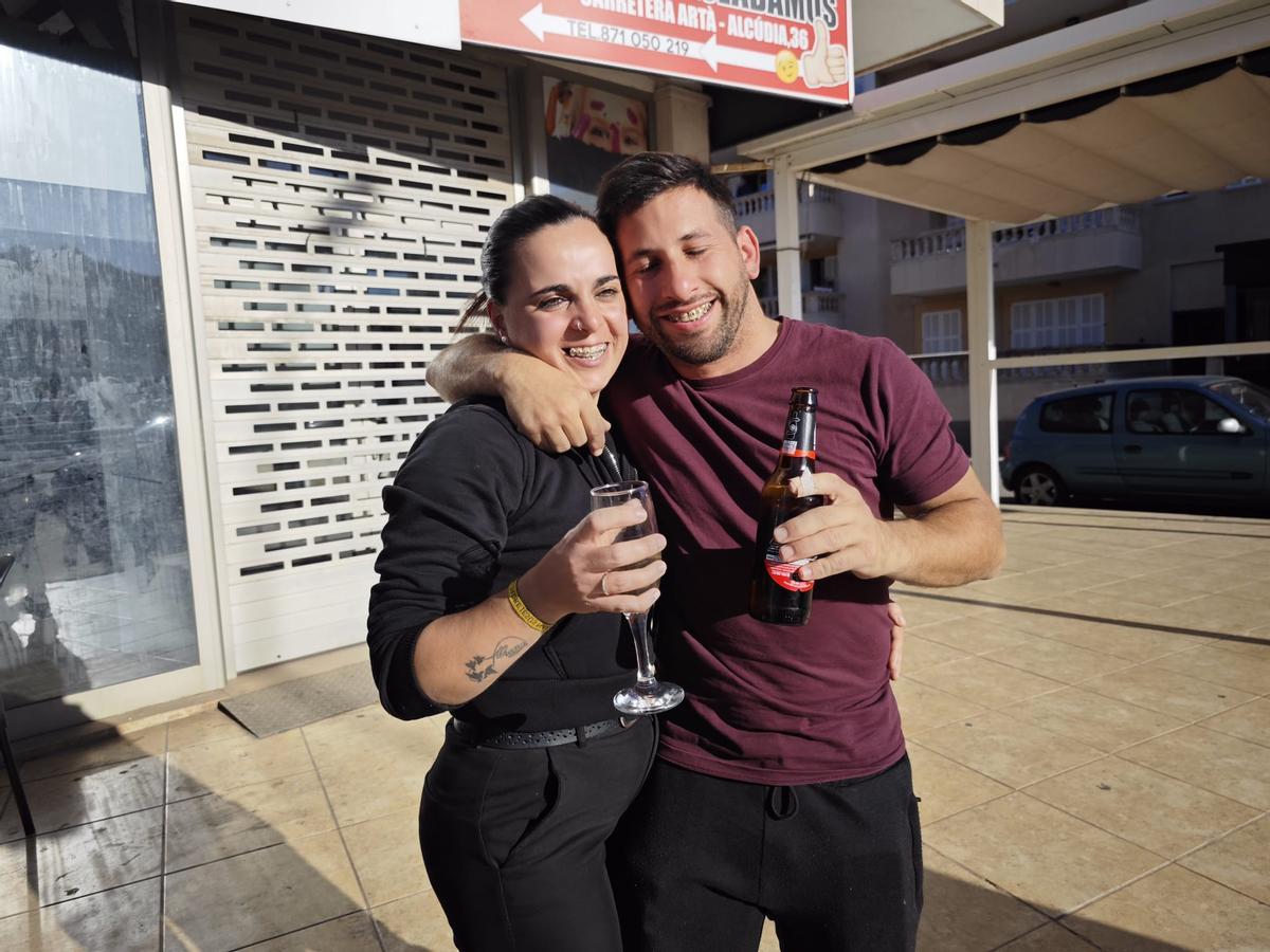Así han celebrado en Can Picafort el Gordo de la Lotería de Naviad Así han celebrado en Can Picafort el Gordo de la Lotería de Naviad