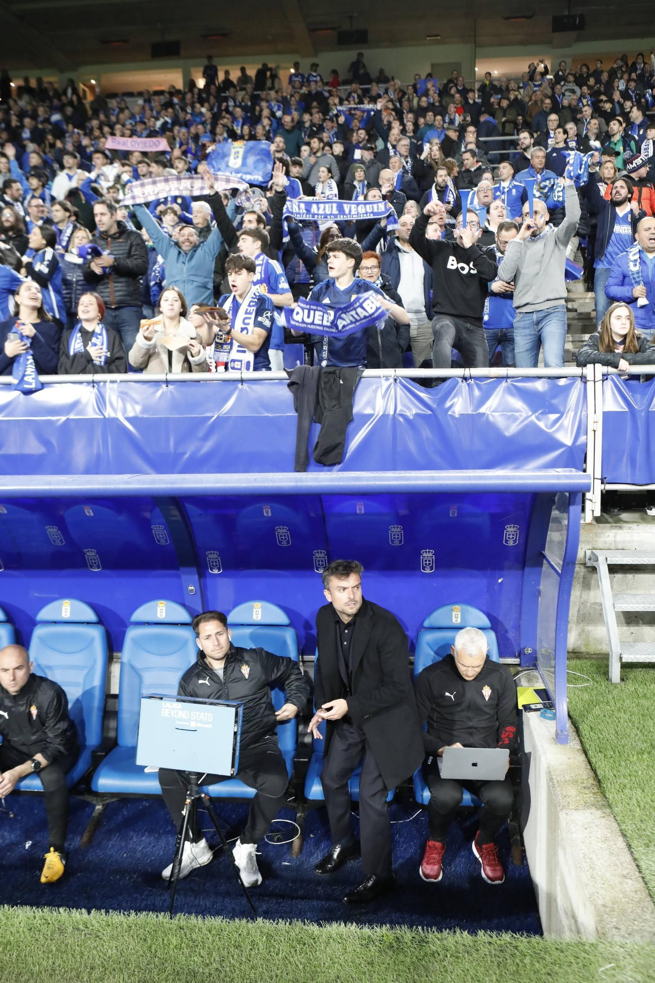 Así fue el derbi asturiano: todas las fotos del encuentro entre el Oviedo y el Sporting en el Tartiere