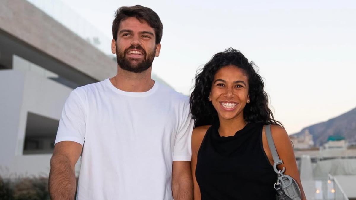 Javi Garrido y Thaisa Alcántara, paseando por Miami