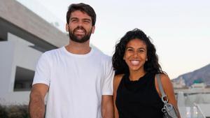 Javi Garrido y Thaisa Alcántara, paseando por Miami