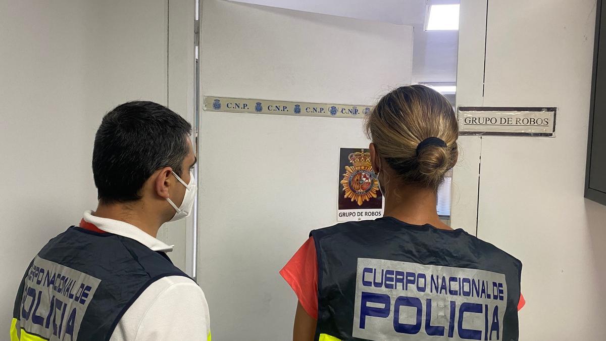 Los investigadores del Grupo de Robos de la Policía arrestaron al presunto ladrón de casas.