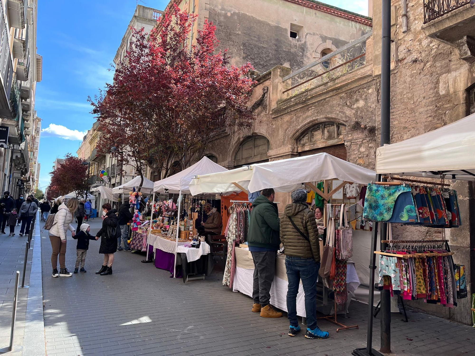 Torna la cua per comprar brunyols a la Rambla