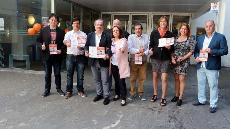 La presentación de la candidatura de Ciudadanos en Mieres, con Vanesa Menéndez en el centro.