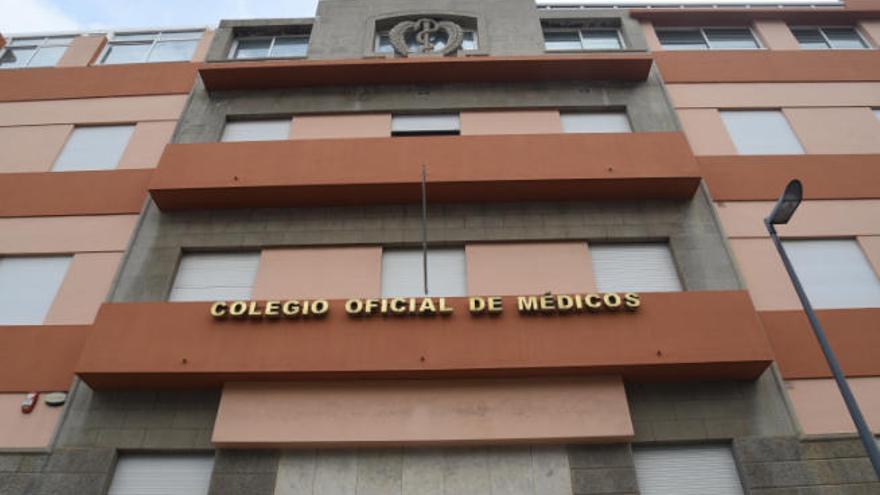 Fachada del Colegio Oficial de Médicos de Santa Cruz de Tenerife.