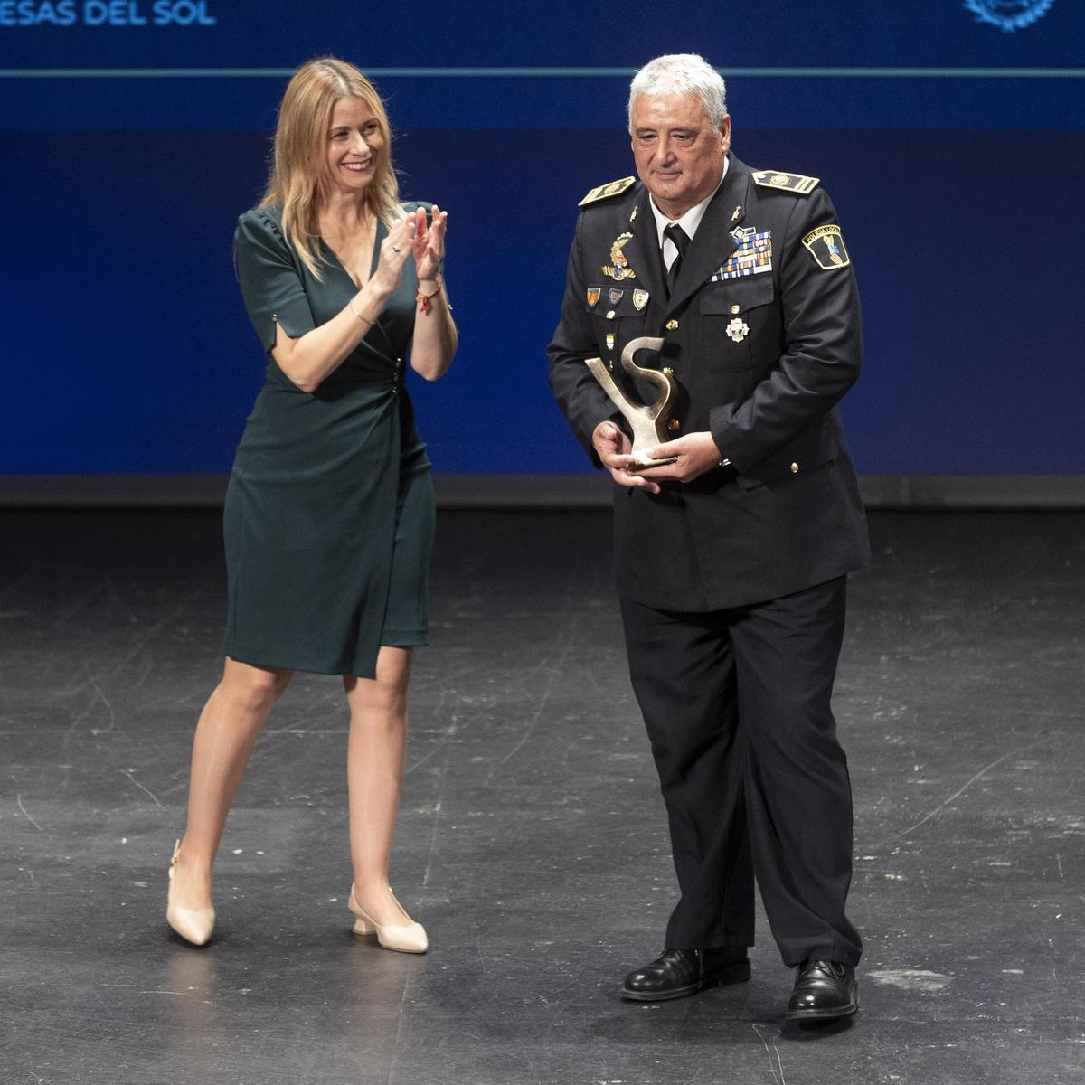 Los galardonados de los I Premios Valor y Servicio recogen sus distinciones: Reconocimiento a la trayectoria Los galardonados de los I Premios Valor y Servicio recogen sus distinciones: Reconocimiento a la trayectoria