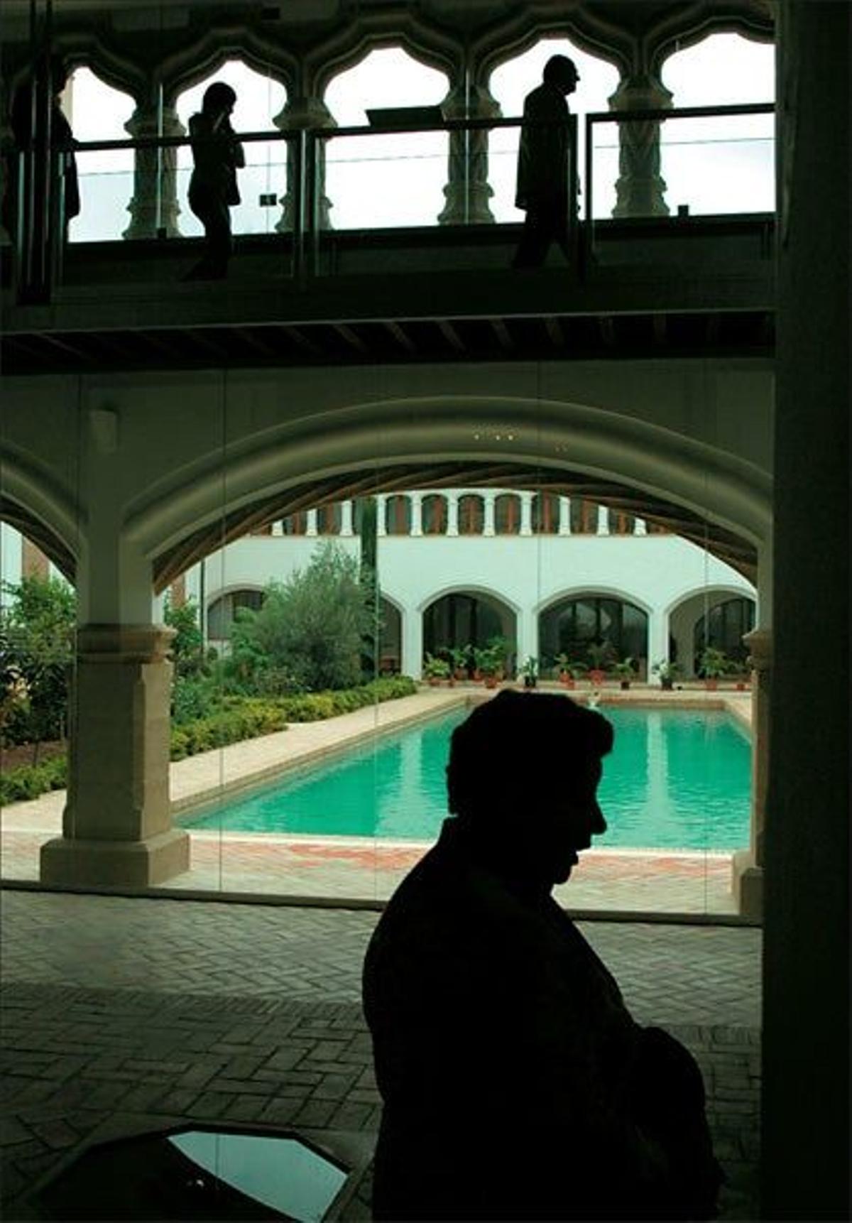 Alberca y jardines árabes del Real Monasterio de Santa Clara la Real.