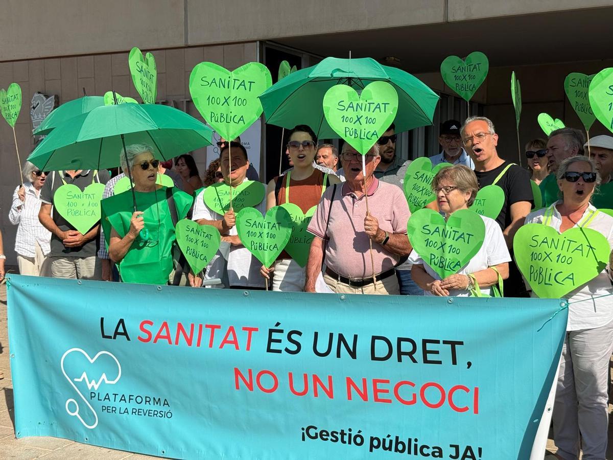 Protesta de este viernes de la plataforma por la reversión de la gestión del Hospital del Vinalopó en Elche