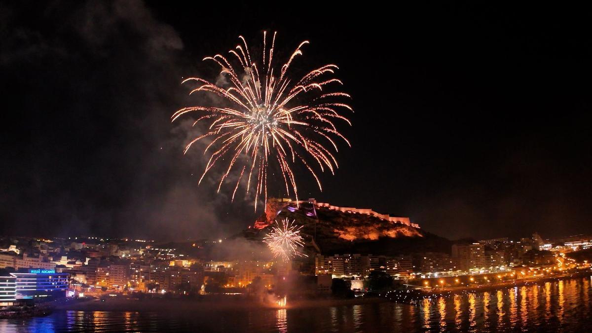Mediterráneo pone el broche al concurso de fuegos artificiales de Hogueras 2026