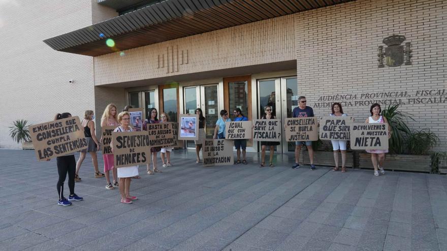 Abuelos y Conselleria acuerdan las visitas a la menor que no conocen en Castelló