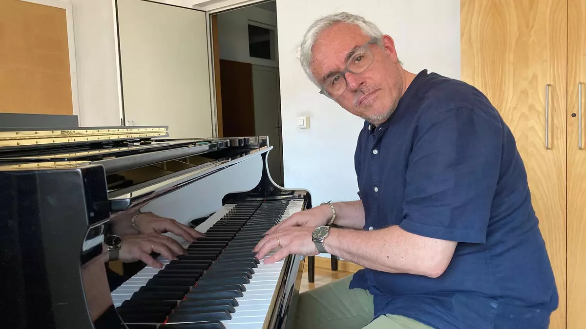 Robert Baquero, director musical: «Guanyar-se la vida amb la música no és fàcil, però ho és amb les altres professions?»