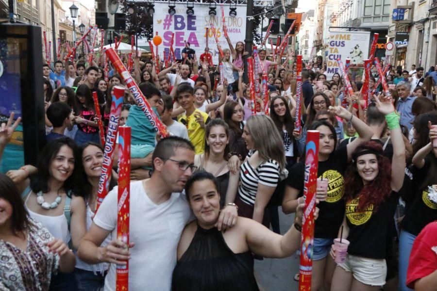 Los peñistas ponen el color en la iniciativa de Va