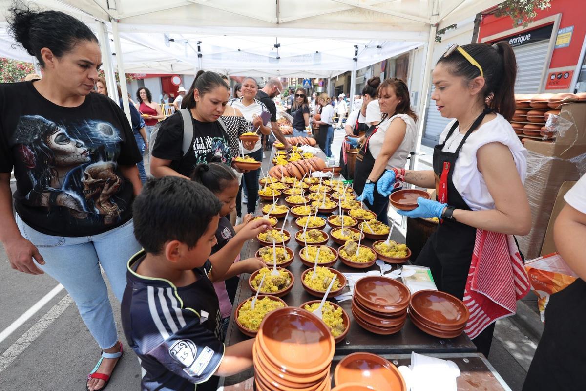 Almassora ensalza con orgullo sus raíces y tradición en el día grande de Santa Quitèria y Les Calderes Almassora ensalza con orgullo sus raíces y tradición en el día grande de Santa Quitèria y Les Calderes