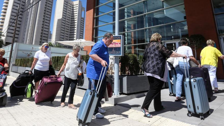 La Costa Blanca &quot;desafía&quot; a las estaciones de esquí y prevé una ocupación hotelera del 70% en los &quot;puentes&quot;