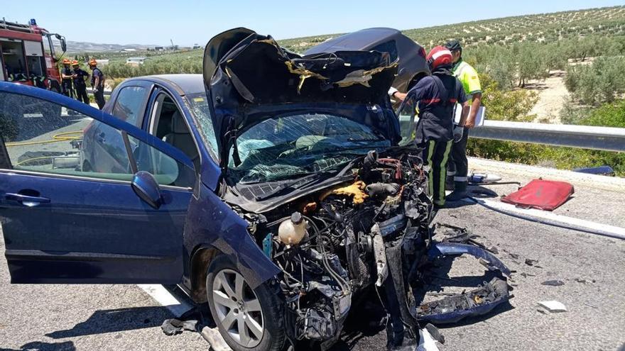 Dos muertos y un herido en un accidente de tráfico cerca de Baena