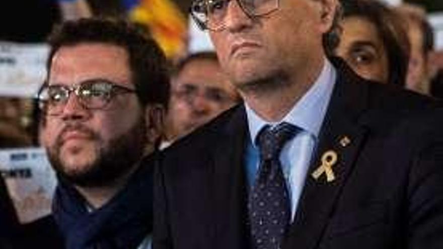 Torra y el vicepresident Aragonès, en un acto. // Efe