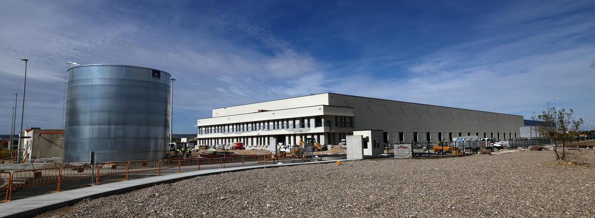 La estructura exterior de la terminal ya está finiquitada.