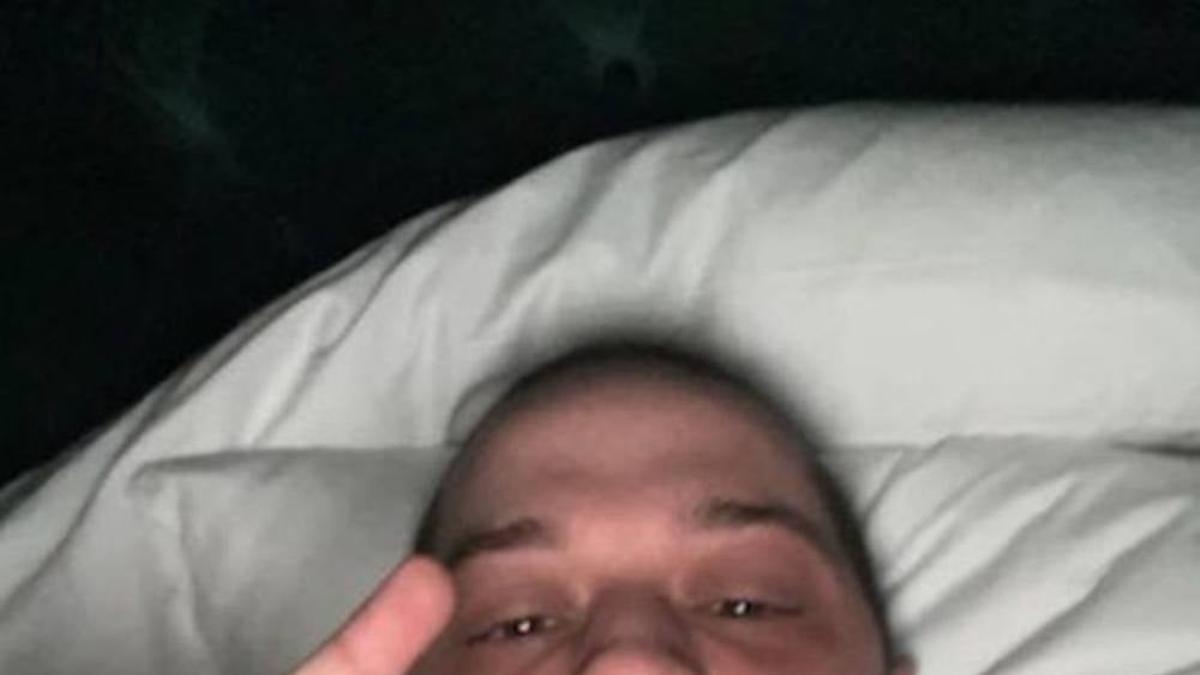 Pete Davidson le manda una foto a Kanye West: &quot;En la cama con tu mujer&quot;