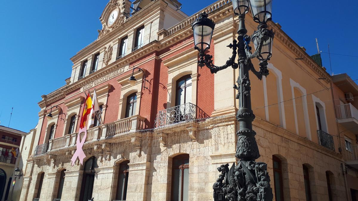 Las Casas Consistoriales y la plaza que las envuelve son, sin duda, el corazón de Mazarrón.