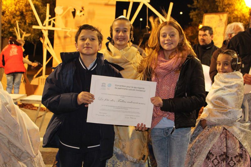 Entrega de los certificados de la Unesco a las Fallas infantiles