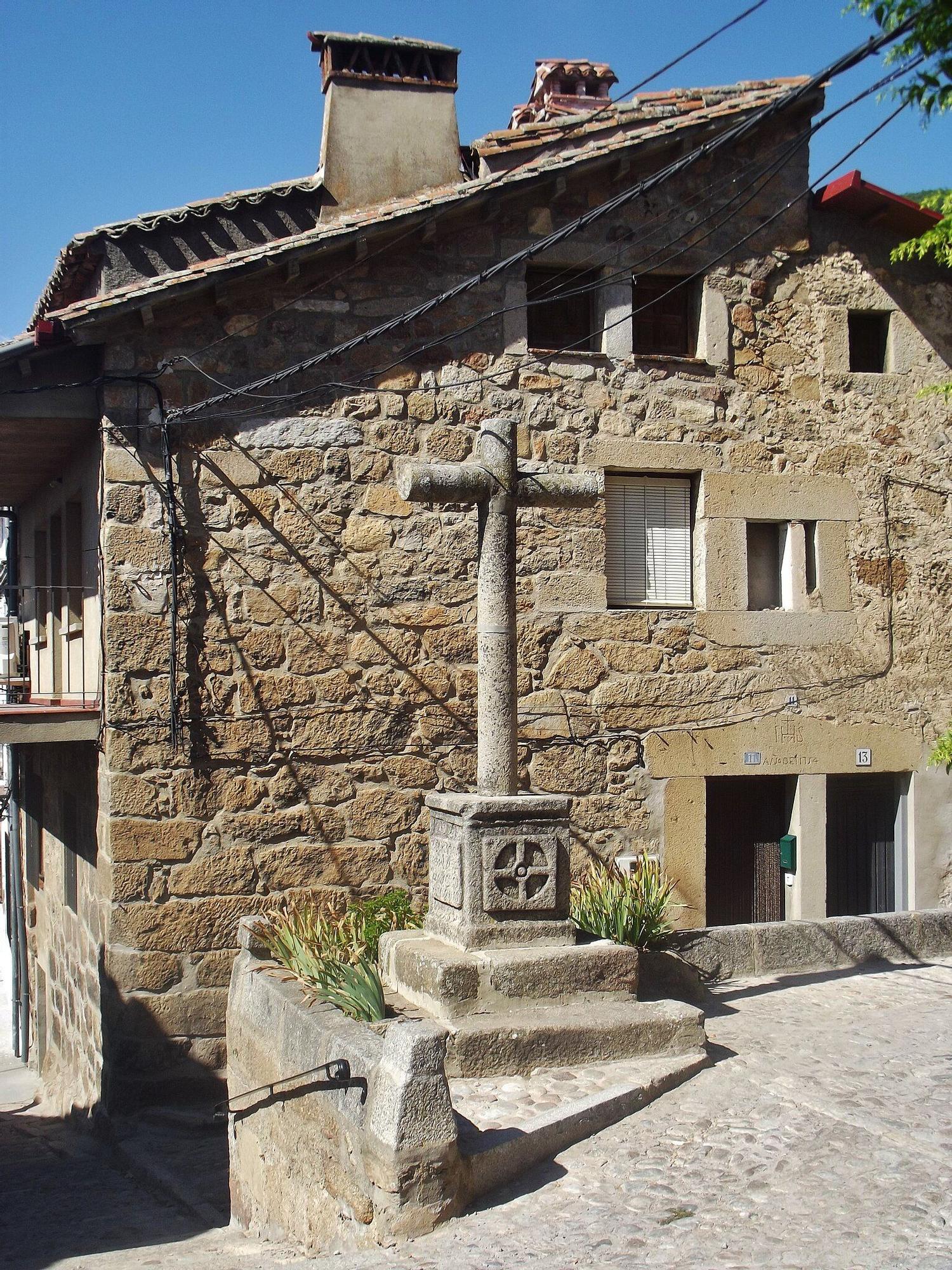 La Cruz de los Enamorados en Piedralaves