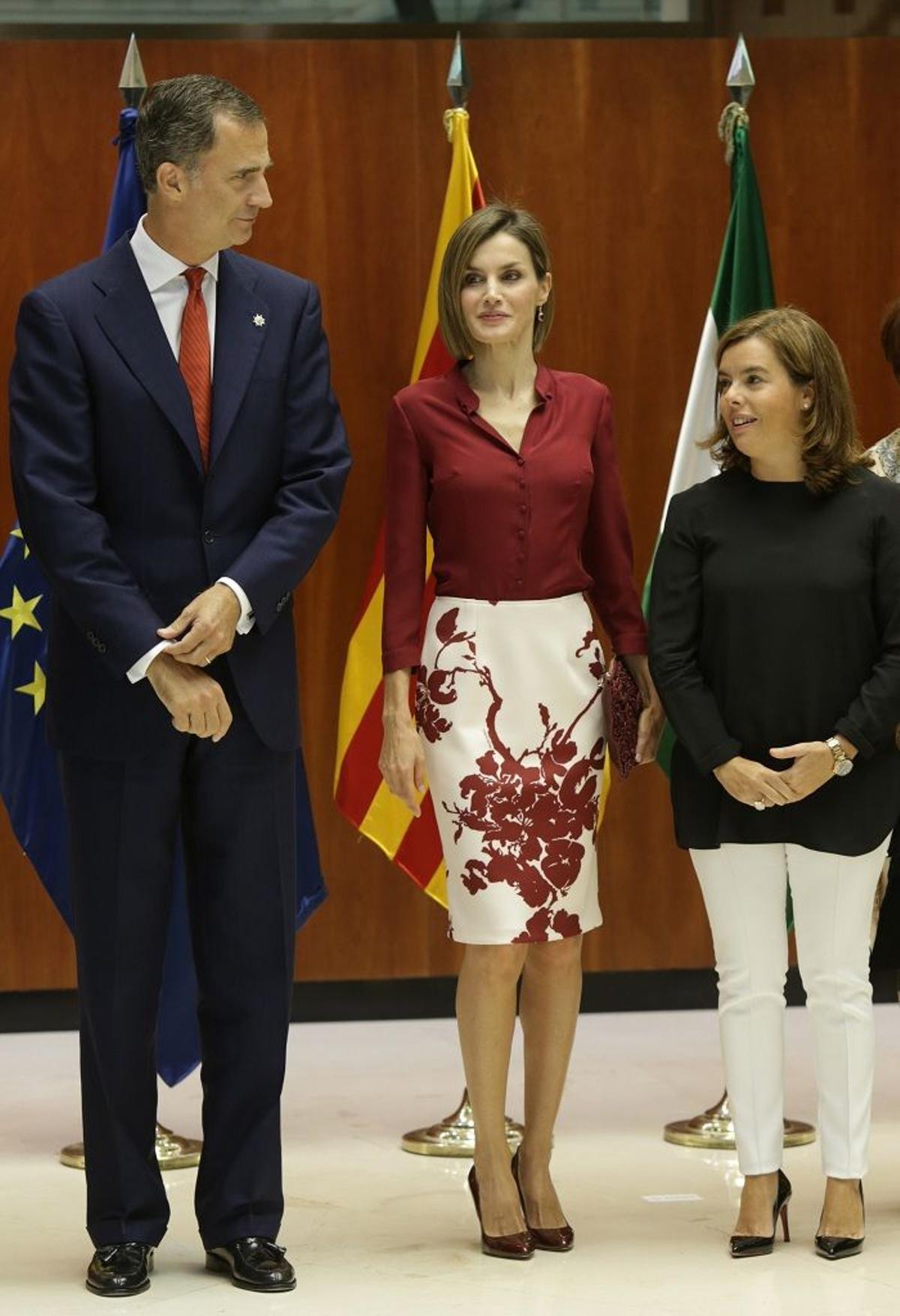 Letizia Ortiz con camisa de seda marsala