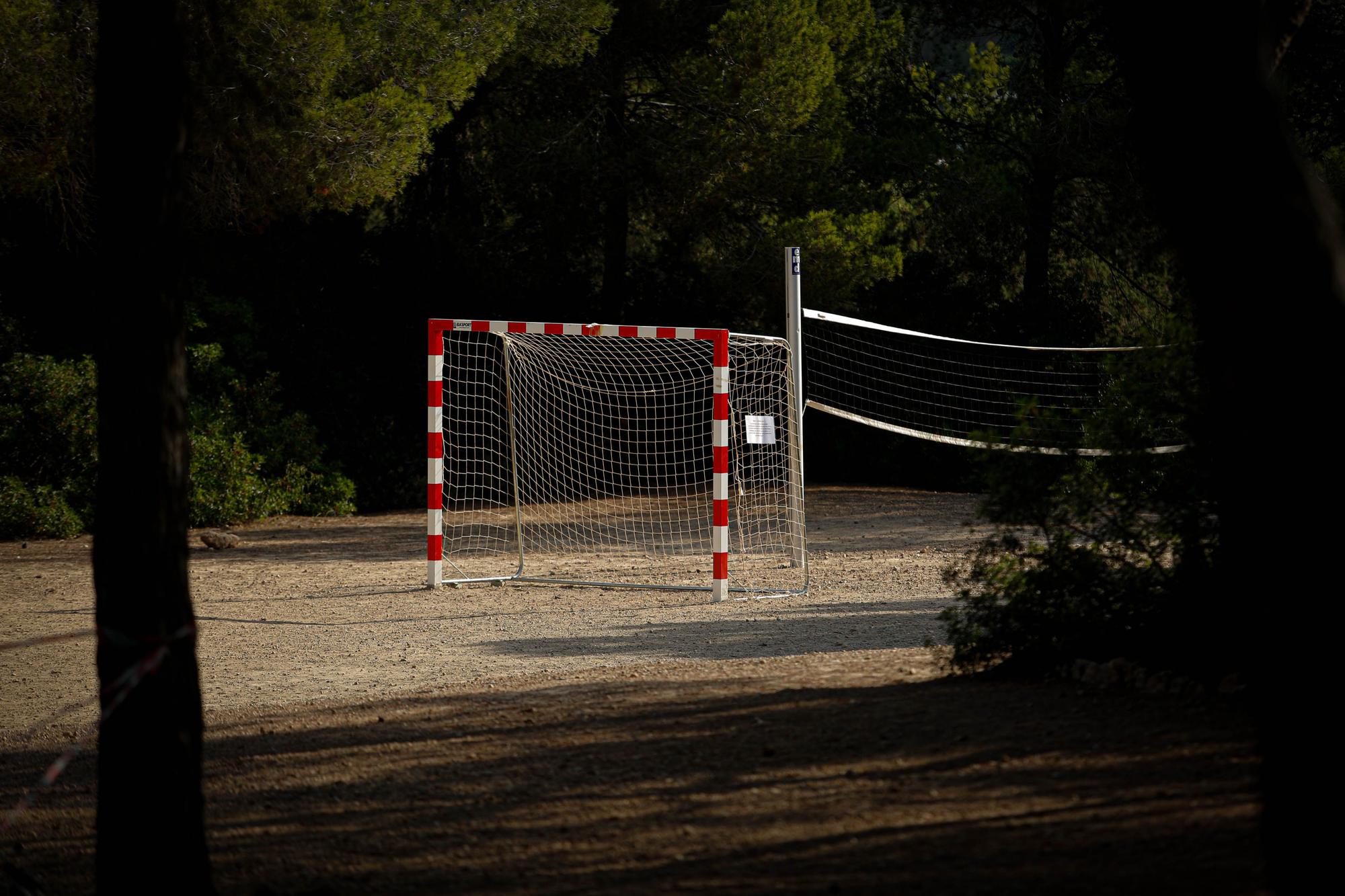 Una porteria del campament.