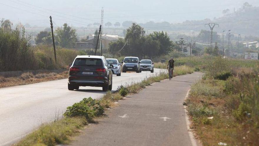 Vecinos de Benicàssim sur exigen mejorar la playa y el Camí la Ratlla