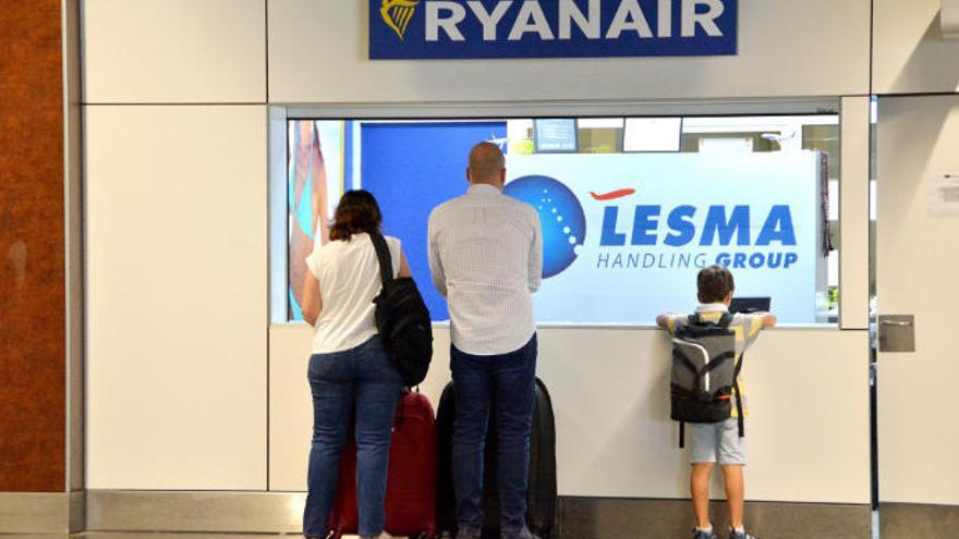 Los trabajadores de Ryanair, molestos porque &quot;no interesan&quot; a los gobiernos