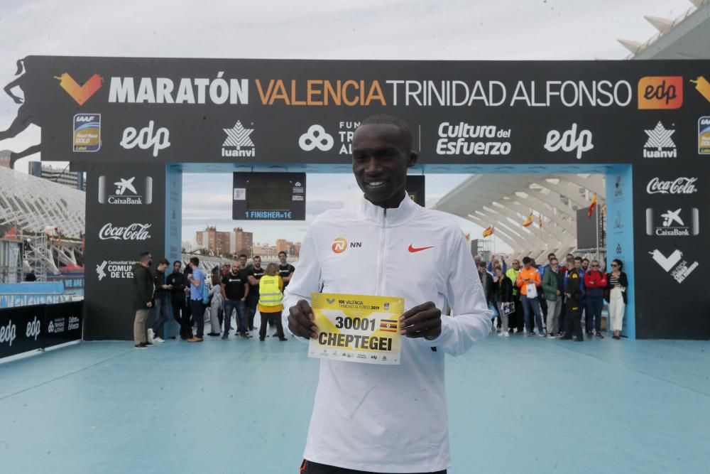 Presentación de los atletas élite del Maratón Valencia Trinidad Alfonso y 10k